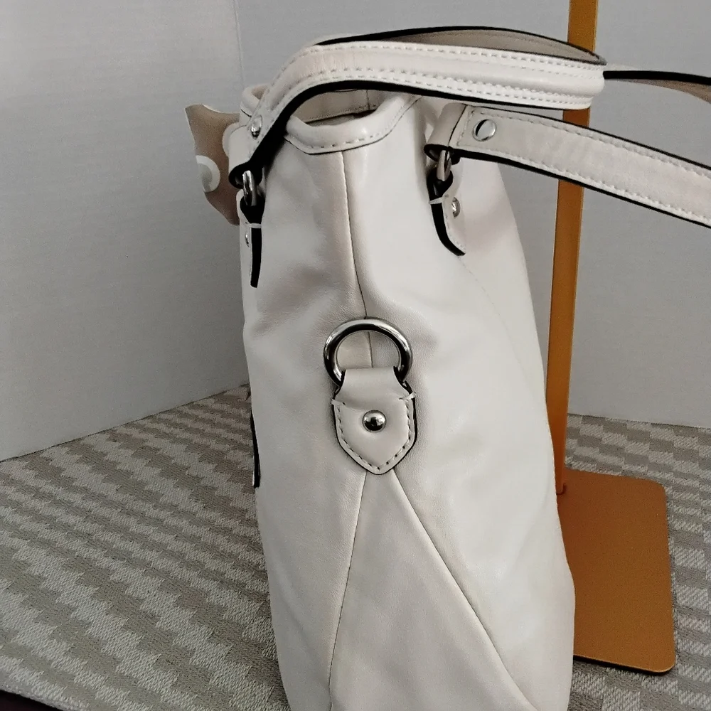 Coach Daisy Mia Cream Leather F-239014 EUC - Picture 4 of 9